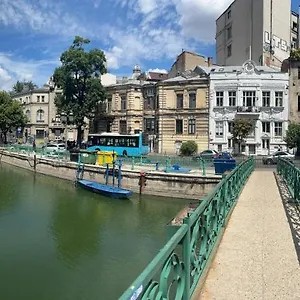 Old Town Napoleon Crib Bucarest